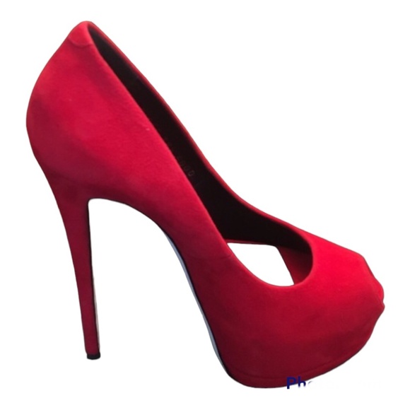 Giuseppe Zanotti Sharon Pumps in Red Suede